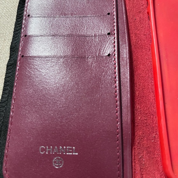 Black camellia cell phone wallet - Picture 3 of 8